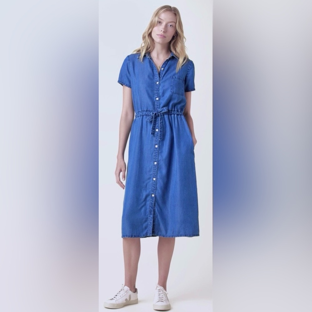Amour Vert Midi Shirt dress Front Buttons Corded Waist in Blue chambray Size S